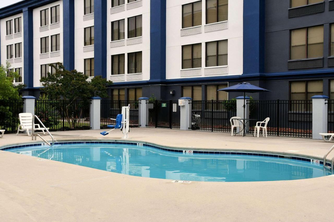 Clarion Pointe Jacksonville Near Camp Lejeune Kültér fotó